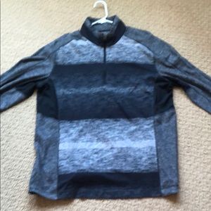 Lululemon half zip. Men’s XL